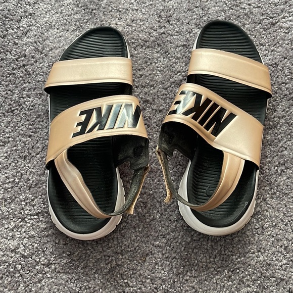 Nike Sandals - Picture 1 of 3